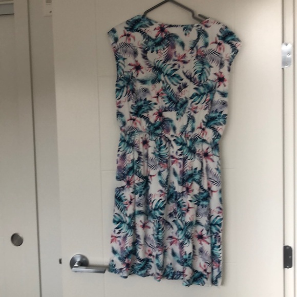 Thyme Flower dress size S - Picture 8 of 8